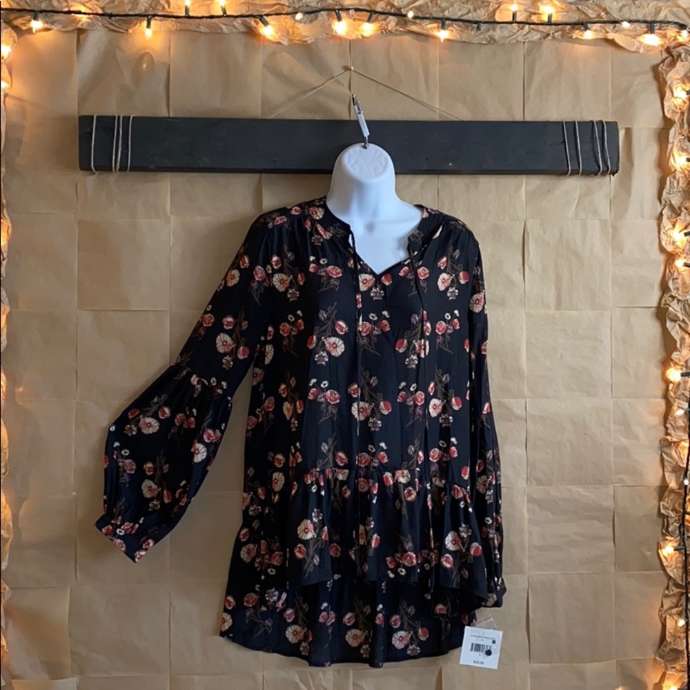 Fall Creek Flowery Black Long Sleeve
